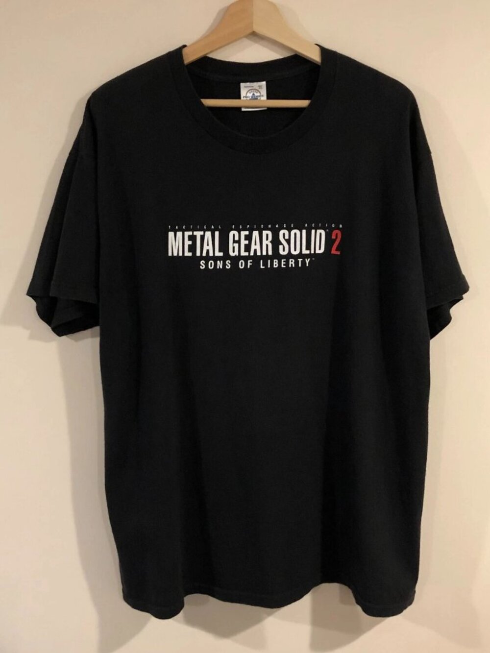 100% Authentic 2001 Metal Gear Solid 2: Sons of Liberty T-shirt Size XL Vintage